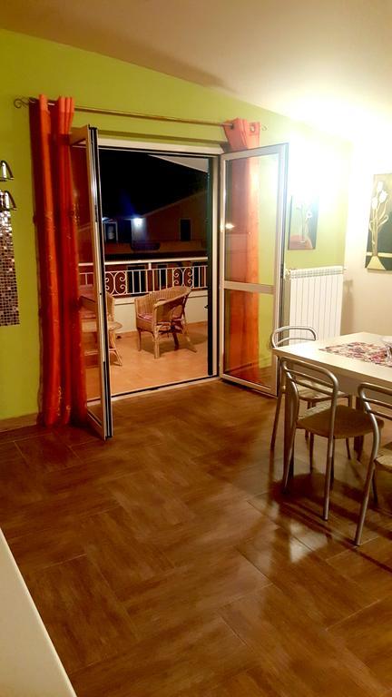 Appartamento Marinella ピッツォ エクステリア 写真
